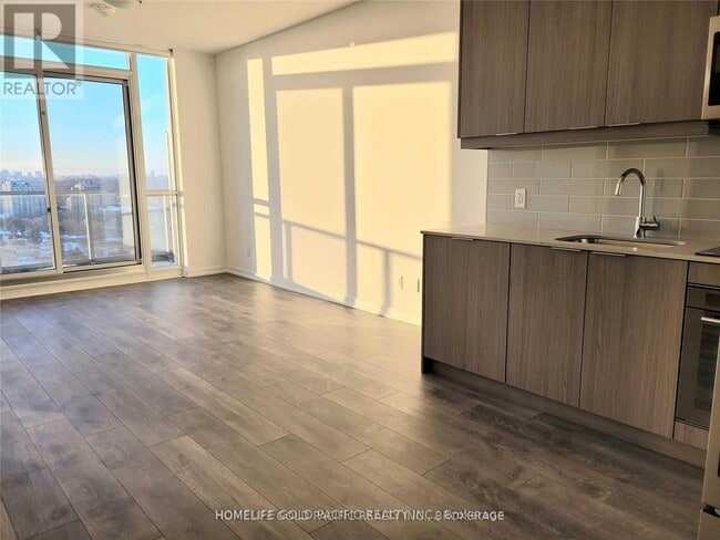 Photo du bâtiment - 36 Forest Manor Rd