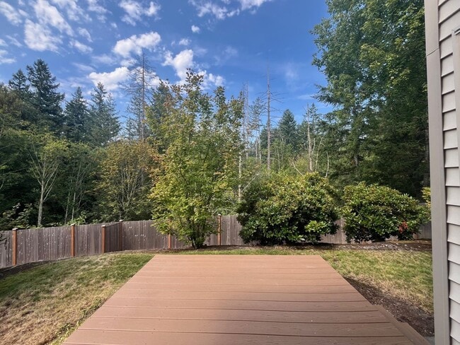 Building Photo - Modern 2-Bed, 2-Bath Condo in Klahanie – E...