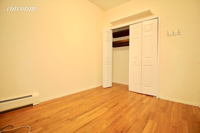 Building Photo - 207 Taaffe Pl