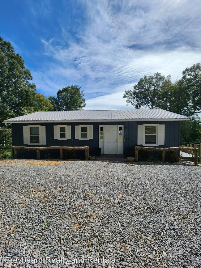 Building Photo - 3 br, 1.5 bath House - 33 Alexander Street