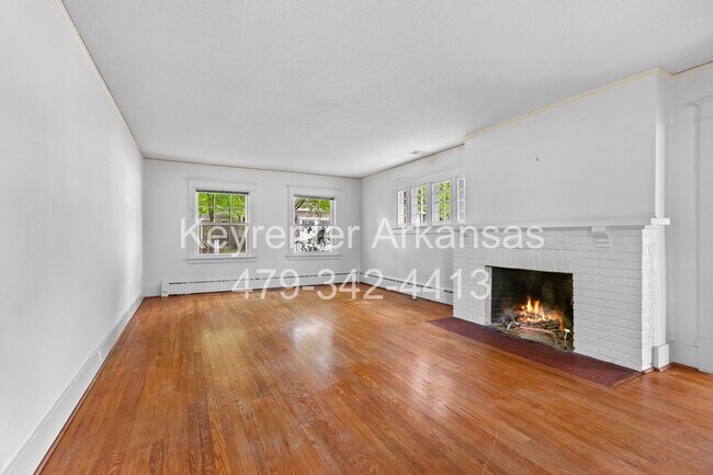 Foto del edificio - Unique, Charming and Spacious Fayetteville Home!