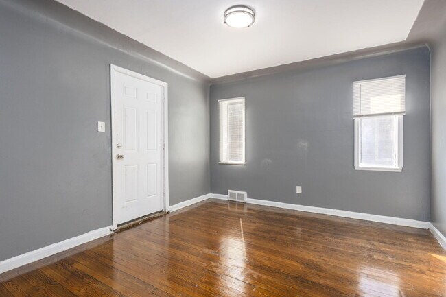 Building Photo - 12546 Broadstreet Ave