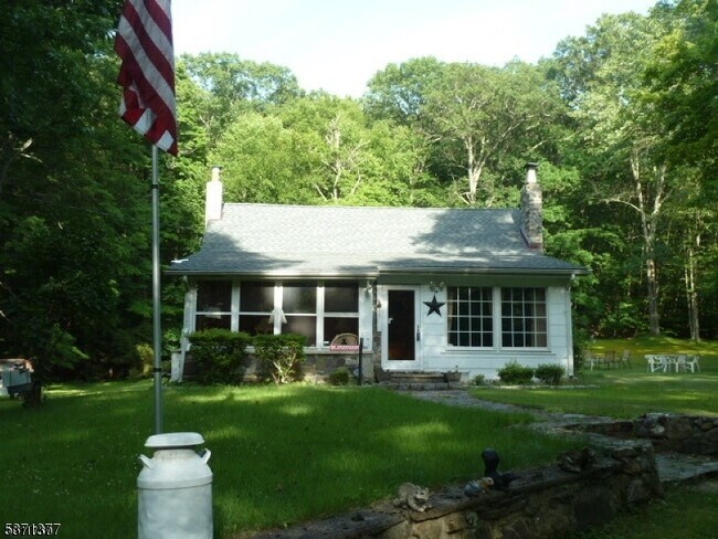 Building Photo - 860 Burnt Meadow Rd