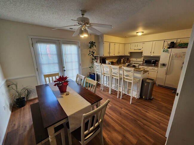 Foto del edificio - Charming 3 bed 2 and a half bath near VB O...