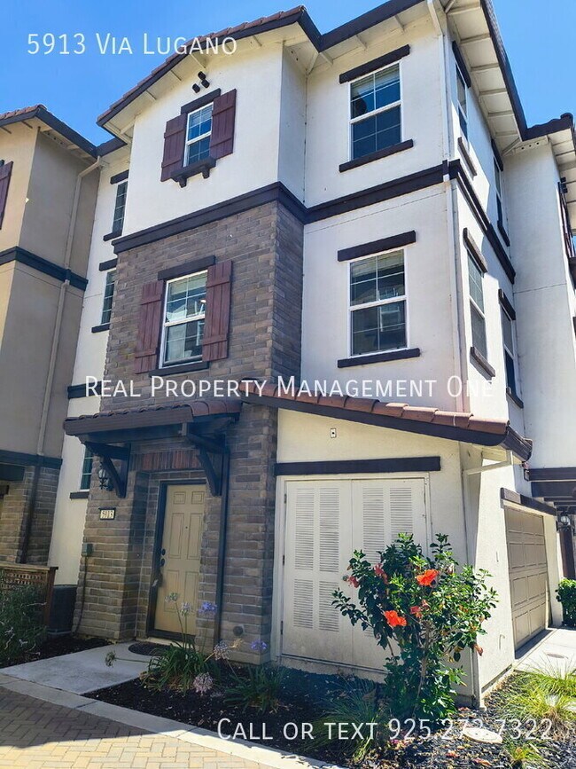 Building Photo - 5913 Via Lugano