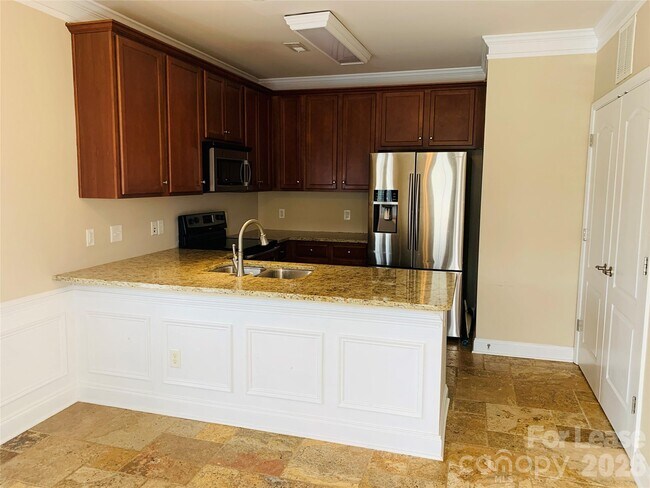 Foto del edificio - 11058 Cedar Walk Lane