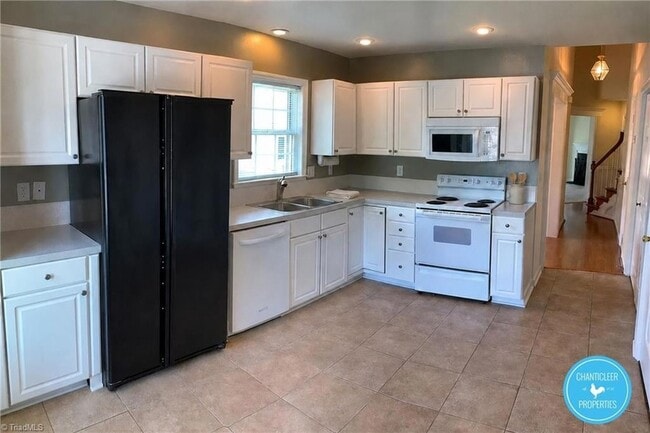 Building Photo - 7509 Riverside Ct