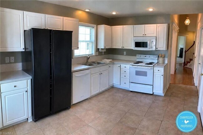 Foto del edificio - 7509 Riverside Ct