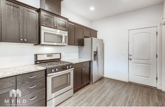 Building Photo - 10923 NE 44th St