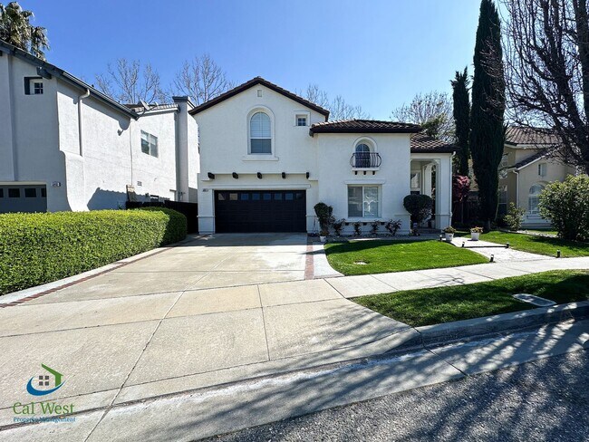 Building Photo - $4995-5 Bd/3 Ba-2 Story Home with A/C-Palm...