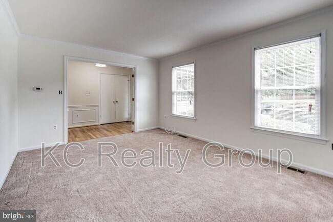 Foto del edificio - 13700 Pendleton St