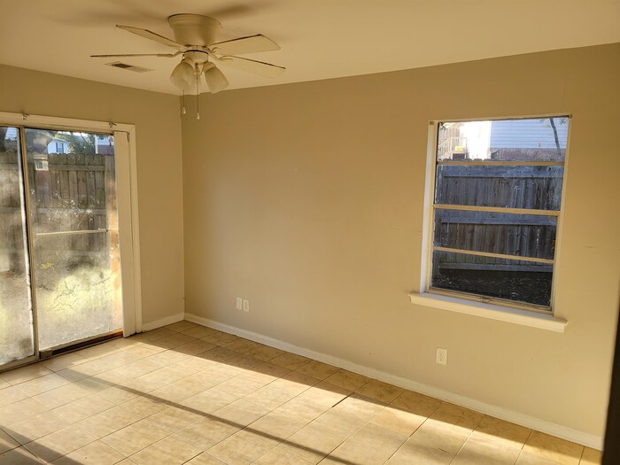 Foto del edificio - 1643 S Beltline Blvd