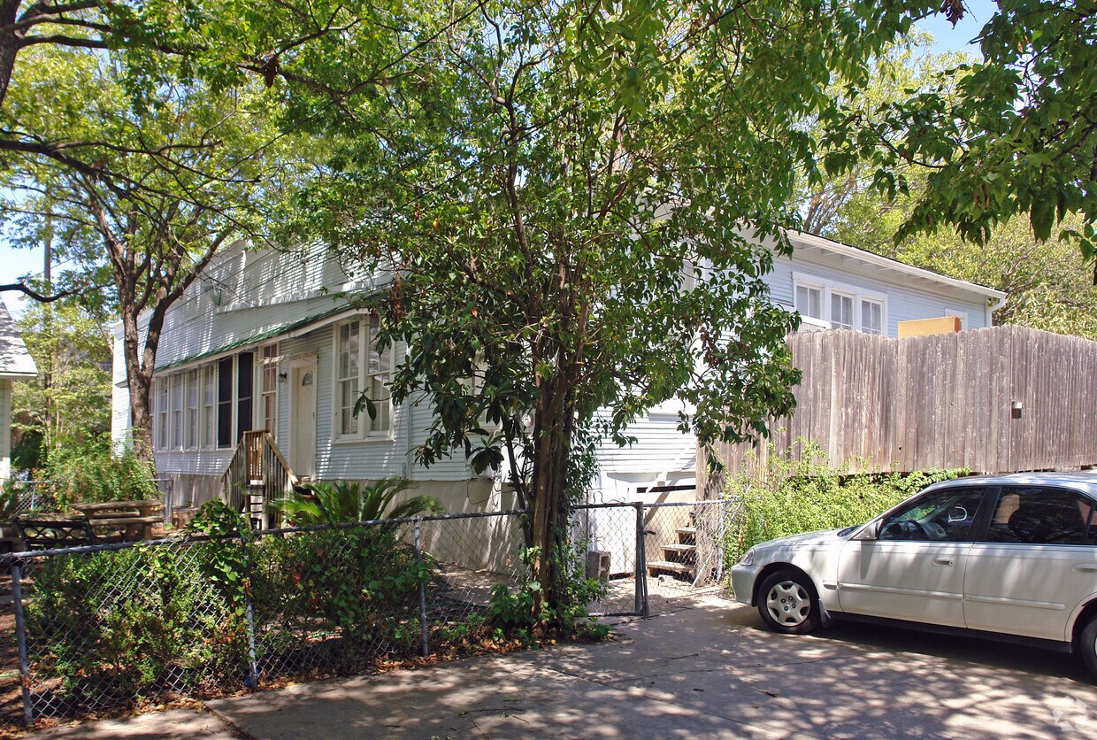 Building Photo - 501 37th