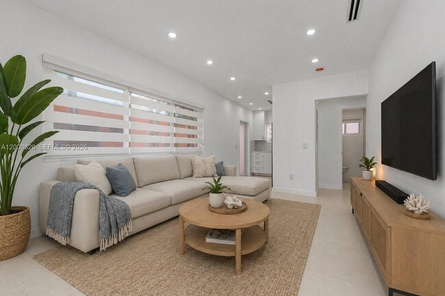 Foto del edificio - 13185 Emerald Dr