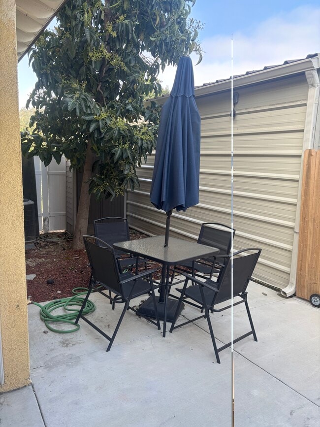 Building Photo - 535 N Yucca Ridge Rd