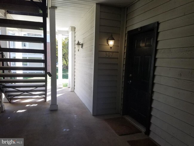 Building Photo - 3922 Penderview Dr