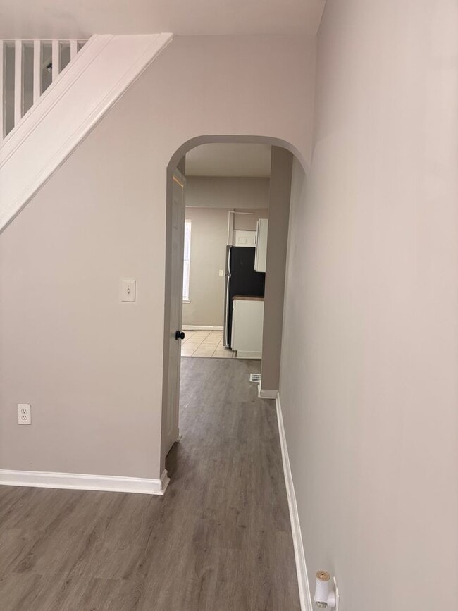 Building Photo - Charming Baltimore Rowhome Near Johns Hopkins – Bright & Move-In Ready