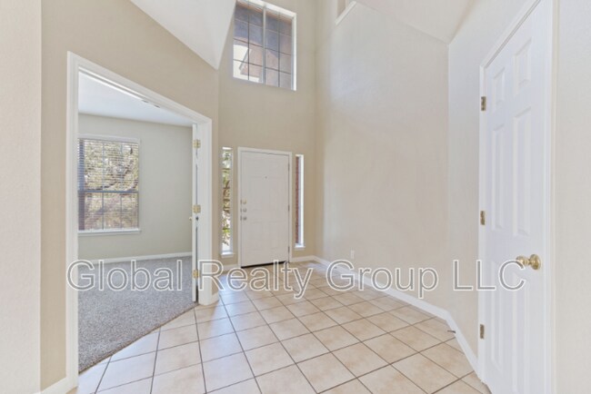 Foto del edificio - 20418 Cliff Park Ln