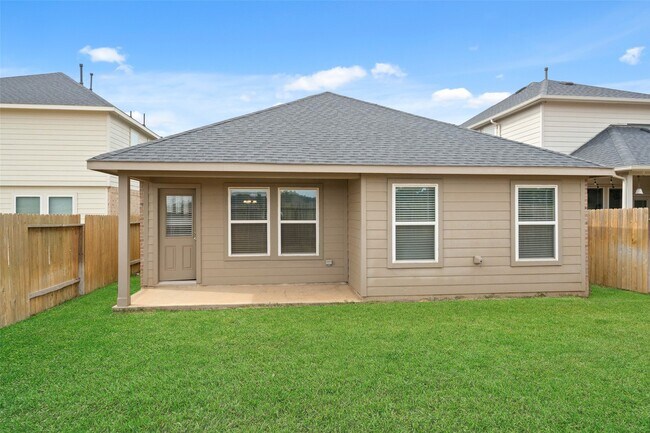 Foto del edificio - 22642 Rosebush Hl Rd