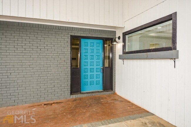 Building Photo - 1634 S Ridge Dr