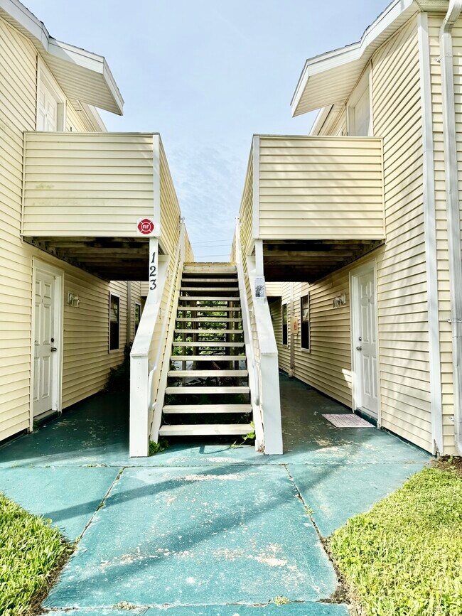Foto del edificio - 123 Loblolly Ct