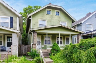 Building Photo - 1444 Hamlet St