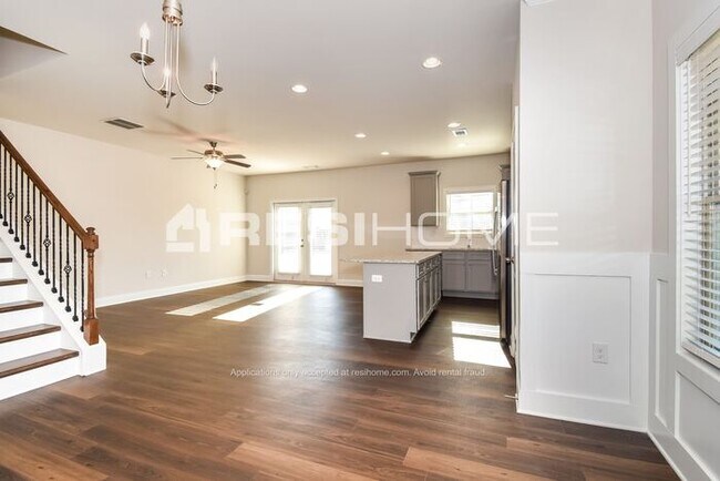 Building Photo - 1100 Tranquil Gardens Place
