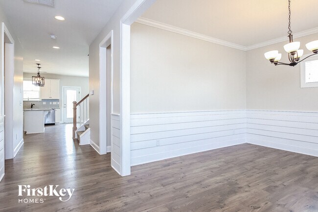 Building Photo - 520 Holden Forest Dr