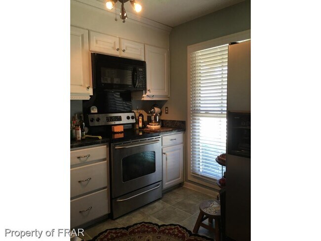 Foto del edificio - 4621 Dow Ct