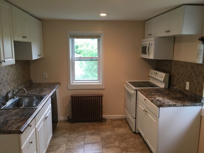 Kitchen - 4228 Spruce Ave