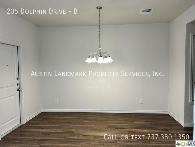 Building Photo - 205 Dolphin Dr