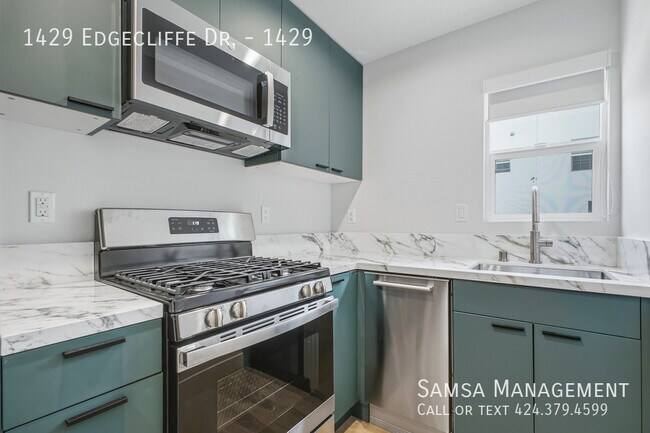 Foto del edificio - 1429 Edgecliffe Dr