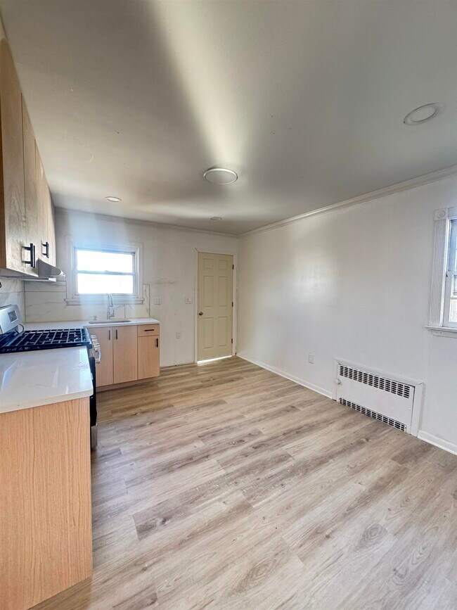 Foto del edificio - 323 Devon St