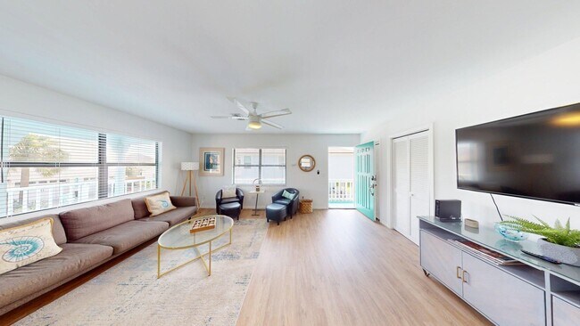 Foto del edificio - 5737 Rudolph Ave