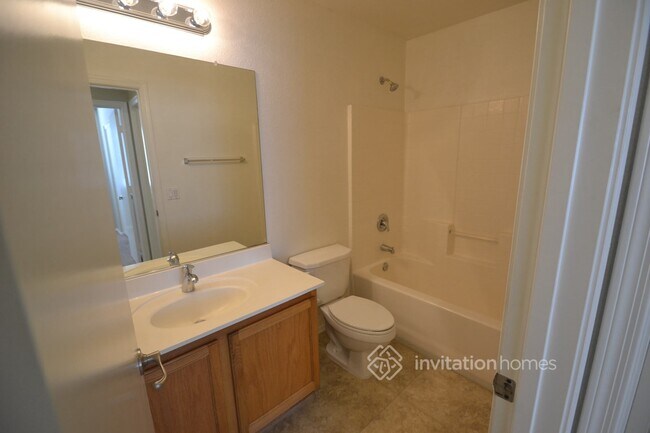 Building Photo - 1808 S 82nd Ave