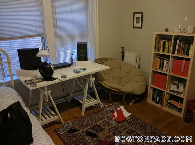 Building Photo - 55 Park Dr