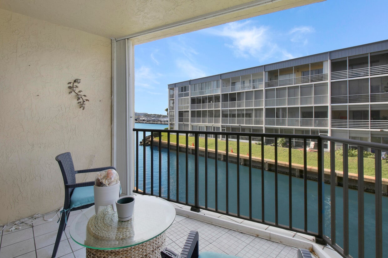 896 N Federal Hwy Unit 230, Lantana, FL 33462 Condo for Rent in