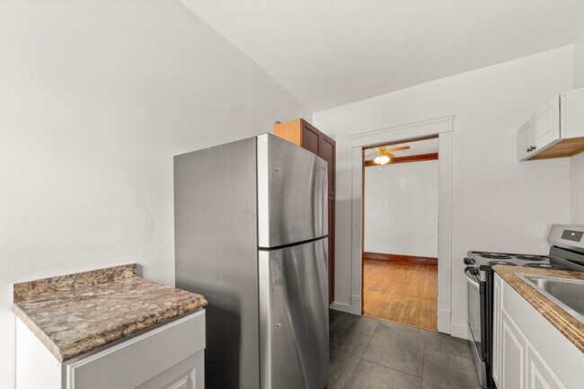Cocina - 11427 Clifton Blvd