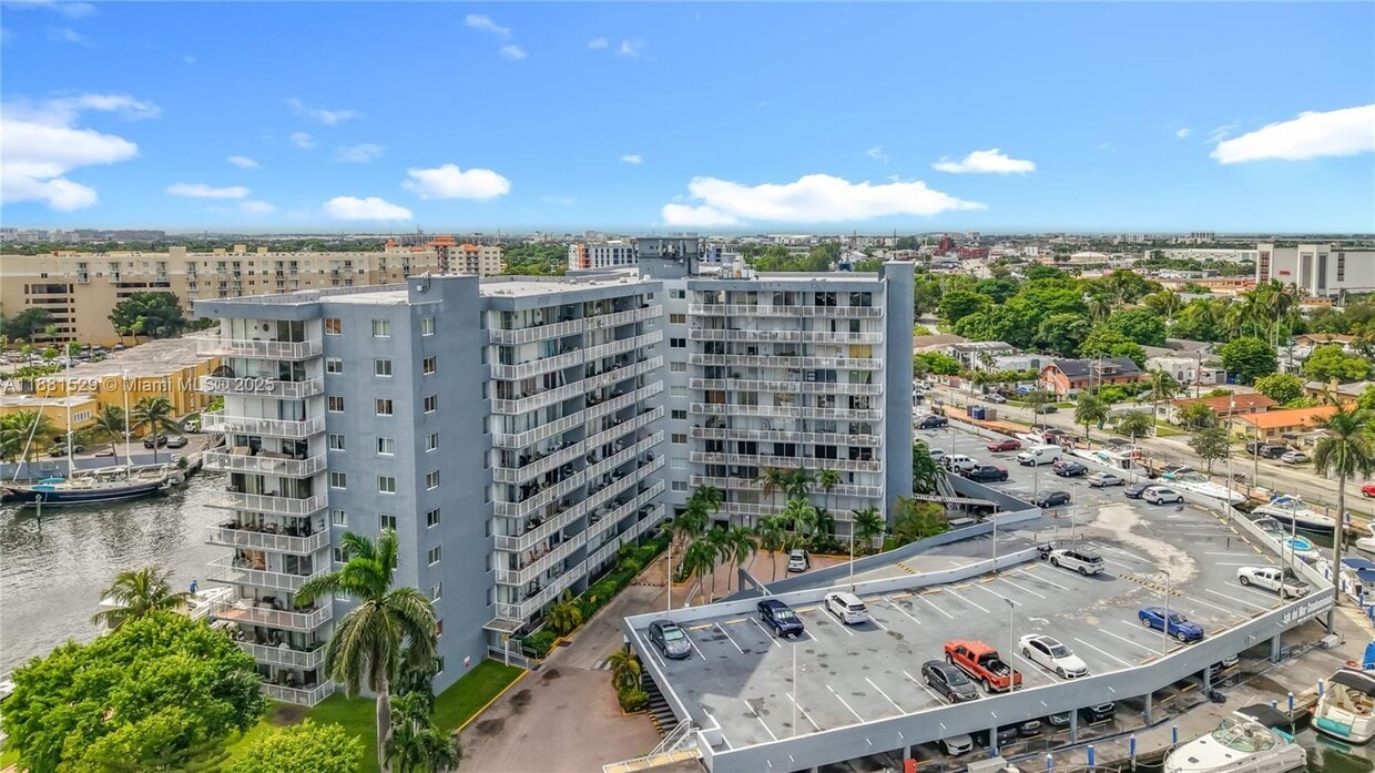 Foto principal - 1800 NW 24th Ave