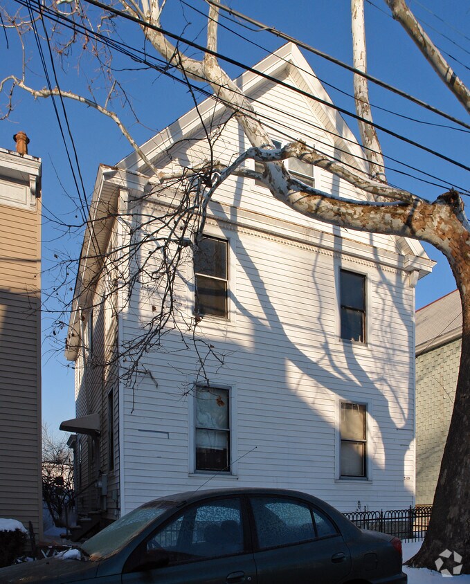 Building Photo - 2339 Rohs St