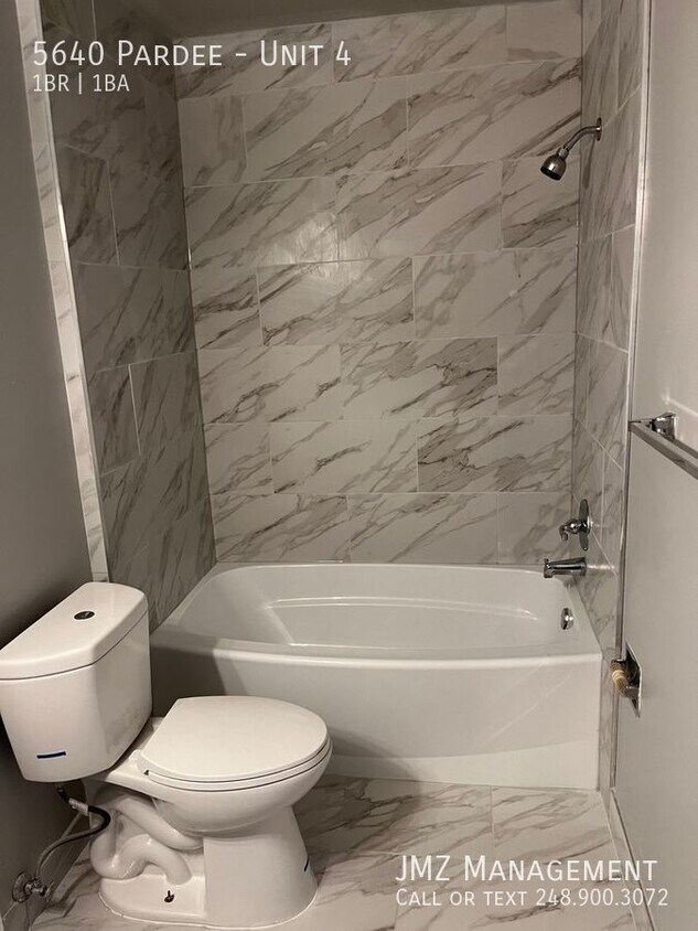 Z on Pardee Apartments in Dearborn Heights, MI