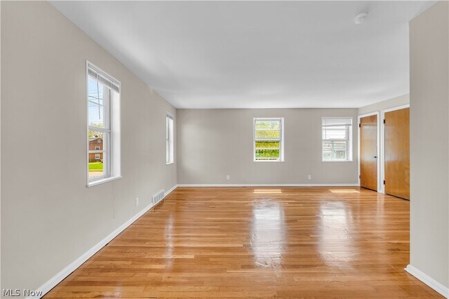 Building Photo - 20571 S Lake Shore