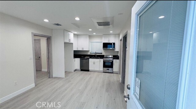 Foto del edificio - 11022 Louise Ave