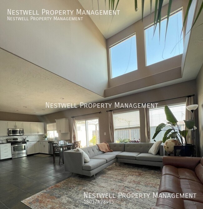 Building Photo - Wonderful 4-bed Townome in Sandy