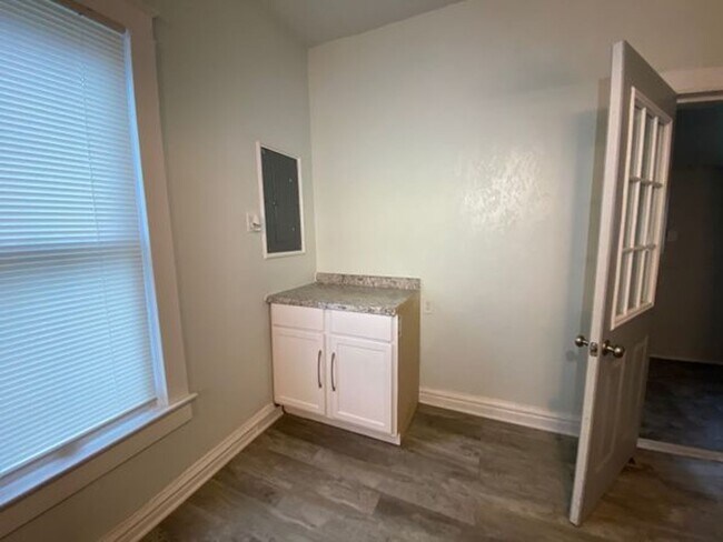 Building Photo - Cute 2 Bedroom Bungalow Coming Soon