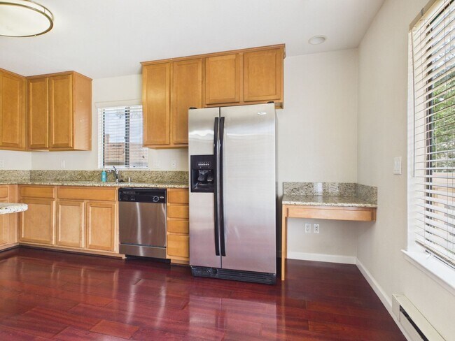 Foto del edificio - 2 Bedroom Condo at Kimberly Place in Monterey