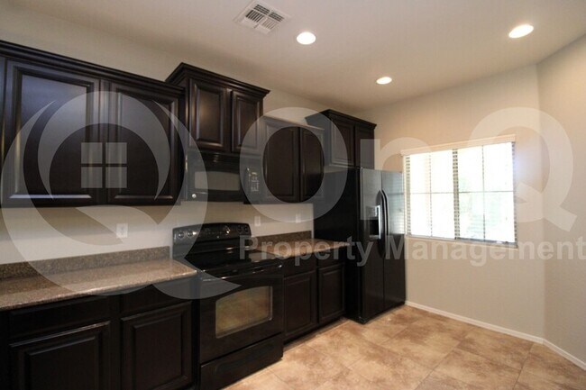Foto del edificio - 2749 E Rakestraw Ln