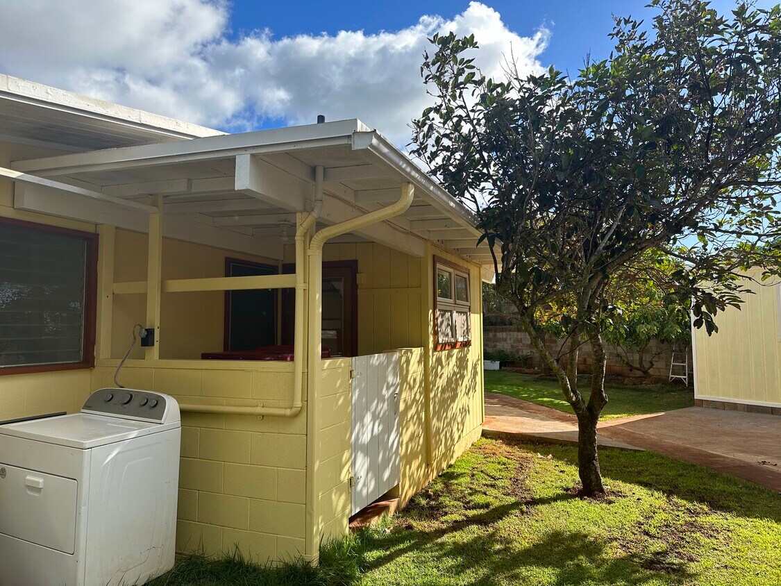 Primary Photo - 709 Hualau Pl