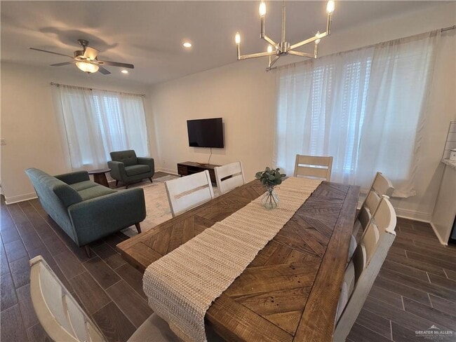 Building Photo - 17 Westcave Falls Ln