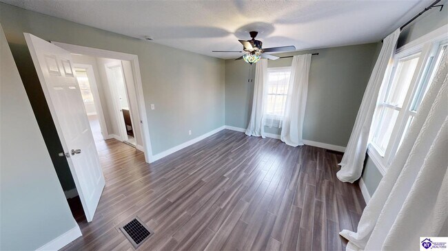 Foto del edificio - 818 Otter Creek Rd